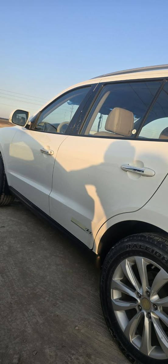 السلام عليكم 
هونداي سنتافي ٢٠١٠ خليجي رقم بغداد انكليزي بأسمي محرك ٢٤٠٠ مكفوله بيه سونار بالمنشور ٧راكب ٣قطع تبريد اشاير بالمري محرك وكير وحداديه كفاله وتبريد ثلج 
مكاني الديوانيه قضاء عفك 
السعر ١٤٥وبيه مجال بسيط 
رقمي ***********
        ***********
