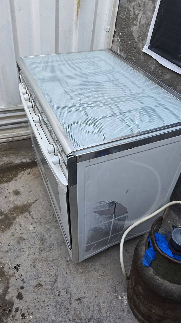 من رخصه الأدمن طباخ كريازي مصري لون ابيض استعمال موسم واحد شرط النار سعره ٢٥٠الف الشراي يتصل *********** ***********
