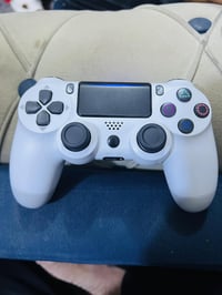 يد تحكم • بيس • ألعاب