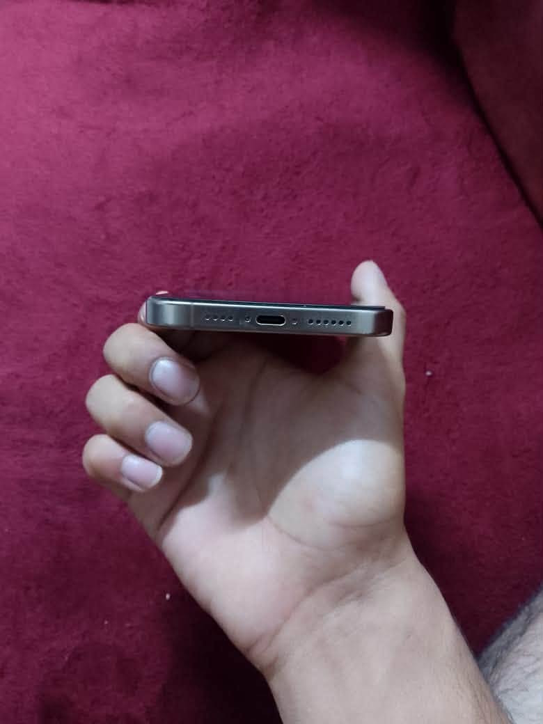 ايفون 16برو ماكس
256
ماستر عربي 
تك سيم 
بطاريه 91
سعر 1325بي مجال
***********وتساب فقط
