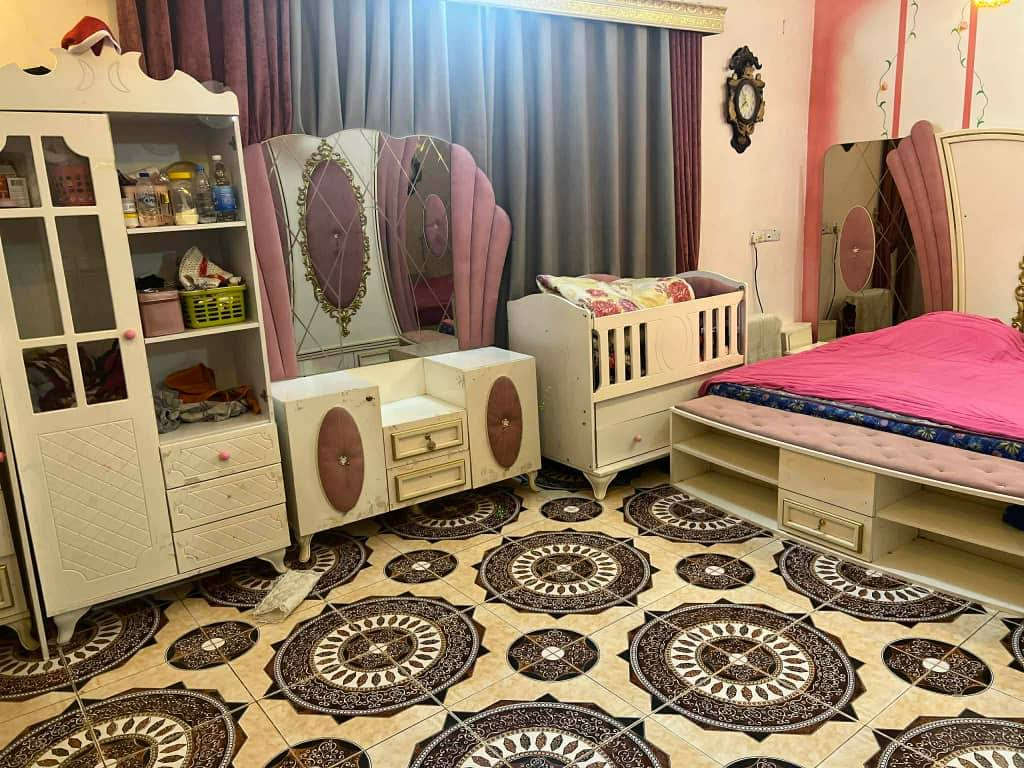 ✨دار 250م على ساحة 5 غرف بالزهراء✨

✨🫧 رقم الاعلان ((42)) 🫧✨

▫️المنطقة : ((الزهراء))

🫧نوع العقار : ((دار سكن))

▫️المساحة : ((250م))

🫧الوجه : ((10م))

▫️النزال : ((25م))

🫧عرض الشارع : ((8م وساحة خضراء))

▫️سنة البناء : ((الاول 2005
الثاني2011))

🫧 عدد الطوابق : ((طابقين ونصف مقسم الى بيتين ))

🫧تفاصيل البناء::
الطابق الأول يتكون من استقبال وهول ومطبخ وغرف نوم عدد (2) وصحيات وطرمة
الطابق الثاني يتكون من هول ومطبخ وغرف نوم عدد(2) وصحيات وترك وبيتونة وسطح صغير
الطابق الثالث يتكون من غرف نوم عدد (1) سندويج وسويت كامل

▫️أقرب نقطة :((قرب المدارس))
 
✨و لمزيد من التفاصيل يرجى التعليق (((ب تم)))

✨او زياره مقرنا الكائن في الخاجية شارع 40 مجاور الابتسامة الذهبية


**إذا كنت صاحب هذا الإعلان وتريد حذفه لأي سبب، رجاءا أرسل رسالة إلى الدعم الفني**