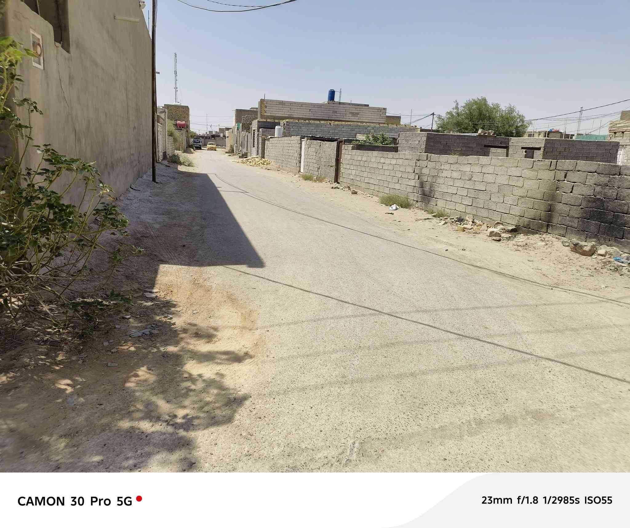 بيت لبيع وليجار  مراوس بسيارة راوس  عنوانة شارع لمطار لقديم مسجل بطابو مساحة ١٢٠ متر لي يريده يتواصل وياي عرقم ***********
