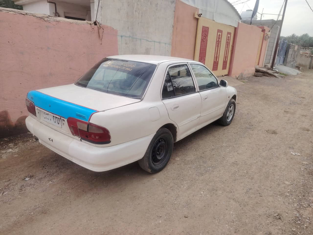 سلام عليكم
براتون ٢٠٠٢ رقم ديالى صدامي سنويه كارتون 
محرك كير صدر مكفولات داخلهه مرتب حلو كلش ما بيهه خياسات
   سعر ١٨ بيهه مجال
رقم /***********
