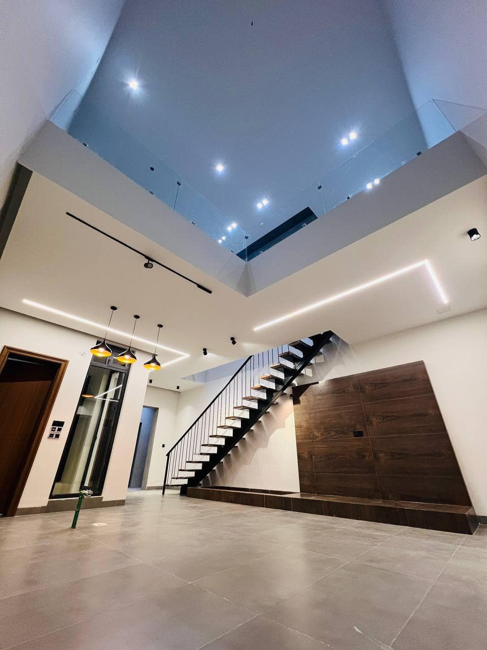 🏠.دار طابو صرف لبيع موقع مميز  فول الفول تسليم مفتاح 📍 🏠

. ((((🏢🏢🏢🏢 🧿🧿🧿)))) ⭕

الموقع/ حي الامام قريب من شارع 60 شارع الشهد لتقسيط 📍📍

 
المساحـــة الكليه / 130 م  

التفاصيل // الطابق الأرضي  غرفة نوم صاله مطبخ حار بارد  صحيات هول 

الطابق الثاني // غرفتين نوم صحيات بيتونه 
 

السعر :  ***********  محمد الجنابي المدهش للعقارات

 
 
  شوارع نظاميه  تتوافر كافة الخدمات ماء كهرباء تبليط 

للمزيـــــد من الاستفســــــار مراسلــة الصفحــة او زيارة #شركة المدهش للعقارات والمقاولات 📍📍 
الكائن في الحلــــة - شــــــــارع بغداد قرب مدينة العاب المدهش فرع مطعم ابو صفاء الاول فرع الجسر المشاة  او الاتصــــــال علــــى

 ☎️***********_*********** ☎️
 متوفــــــر واتساب
💢لمــــــن يــــــرغب فــــــي عــــــرض عقاره طابــــــو صــــــرف او زراعــــــي او تجــــــاري يرجــــــى مراســــــلتنا 💢
#شركة _المدهش للعقارات والمقاولات
