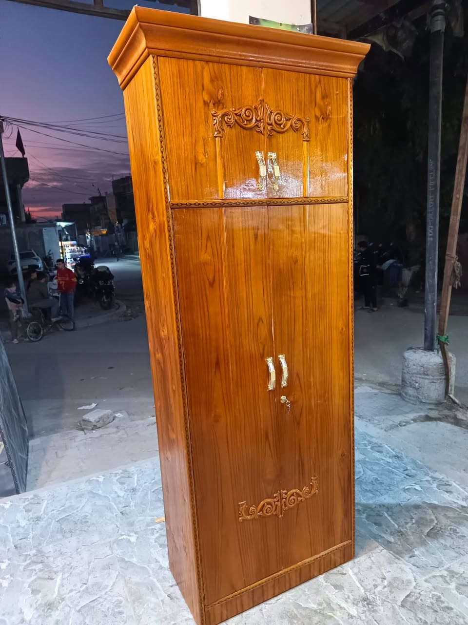 السلام عليكم غرفة عراقي مستعمل نظيفة جدا 
السعر 900
شد ونقل داخل بغداد مجاناً 
للتواصل *********** واتساب
