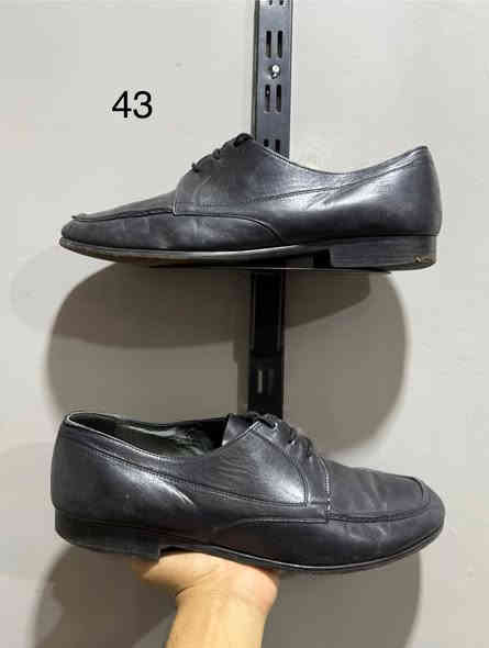 تخفيضات 🔥🔥🔥🔥🔥
سعر القطعه 5 
احذيه بآله اوربي آصلي 
القياس موجود داخل آلصوره 
الأستفسار مراسلة البيج ✅ او واتساب ‭0780 546 1406‬☎️
التوصيل الى كل العراق 🚛🚛
