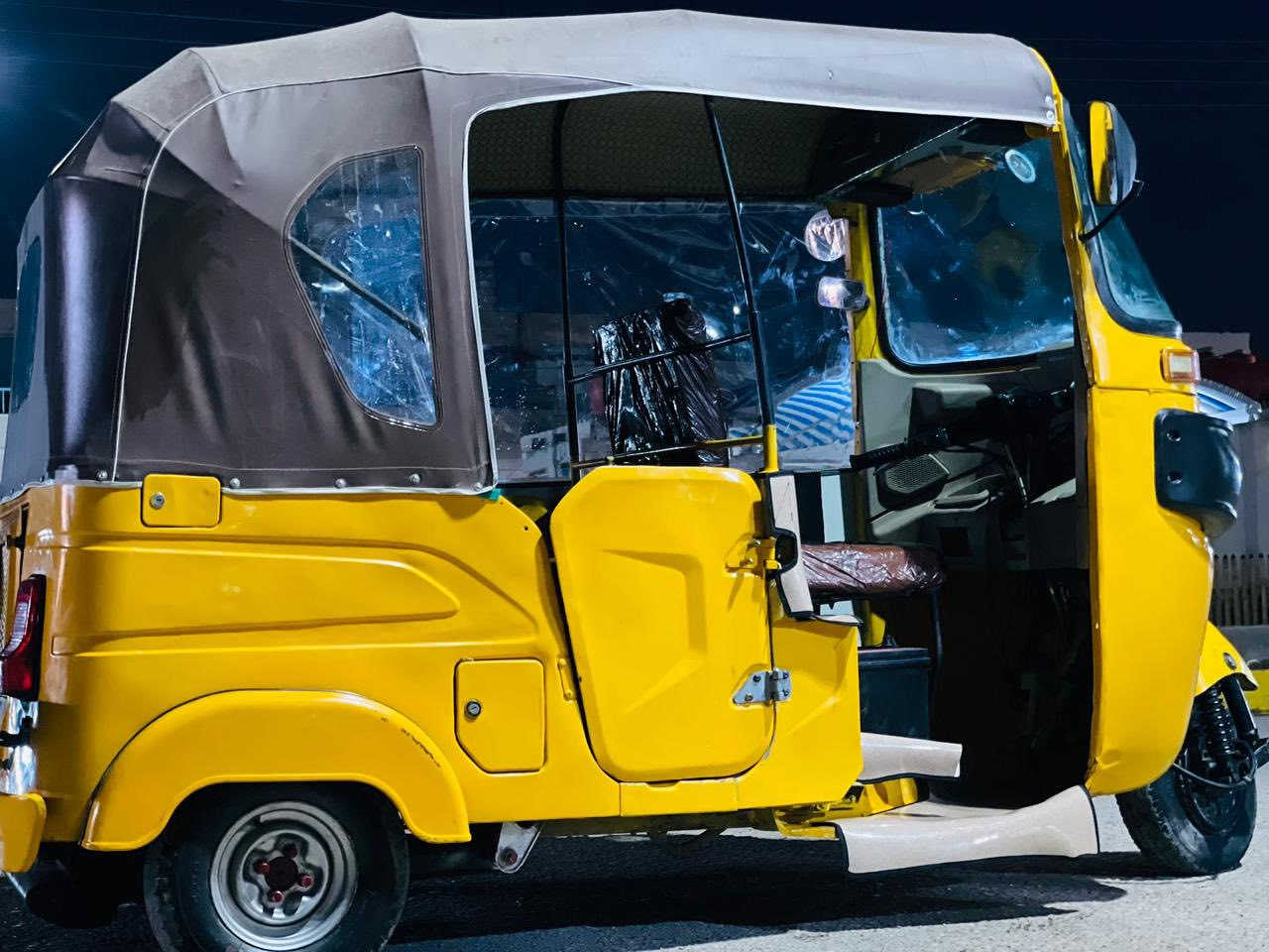 سلام عليكم تكتك البيع موديل 21 ألون واحد مكينه مجفته كشره بيها رشات مرقمه تكتك جاهزه سعر 6800 وبيها مجال رقم ***********
