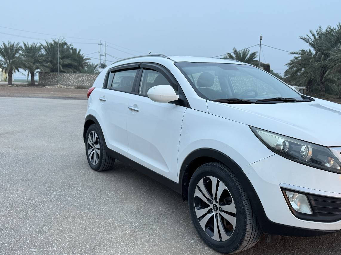 السلام عليكم

كيا سبورتج 2012
اربيل بأسم شخص وكاله وتحويل مكفوله من الصبغ والضربه مكينه وگير جدد تبريد تدفئة شغال تحكم صوبين كاميرا وحساسات 5 ويل كب تخم تاير 

السعر 135$

ترهم مراوس 

موبايل/ ***********
