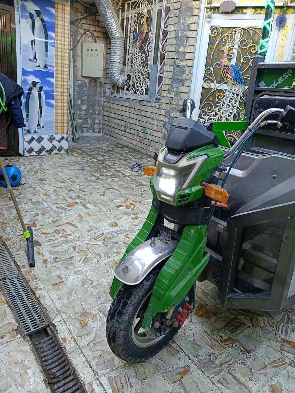 ستوته شحن للبيع كامله مال شعر بنات السعر 1,300 بيها مجال شيء قليل الشراي يتصل على الر***********
