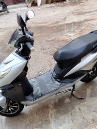 دراجة شحن نوع سكنس م 2020 شغالة وكاملة ست بطاريات كهربائيات دبلات تاير...