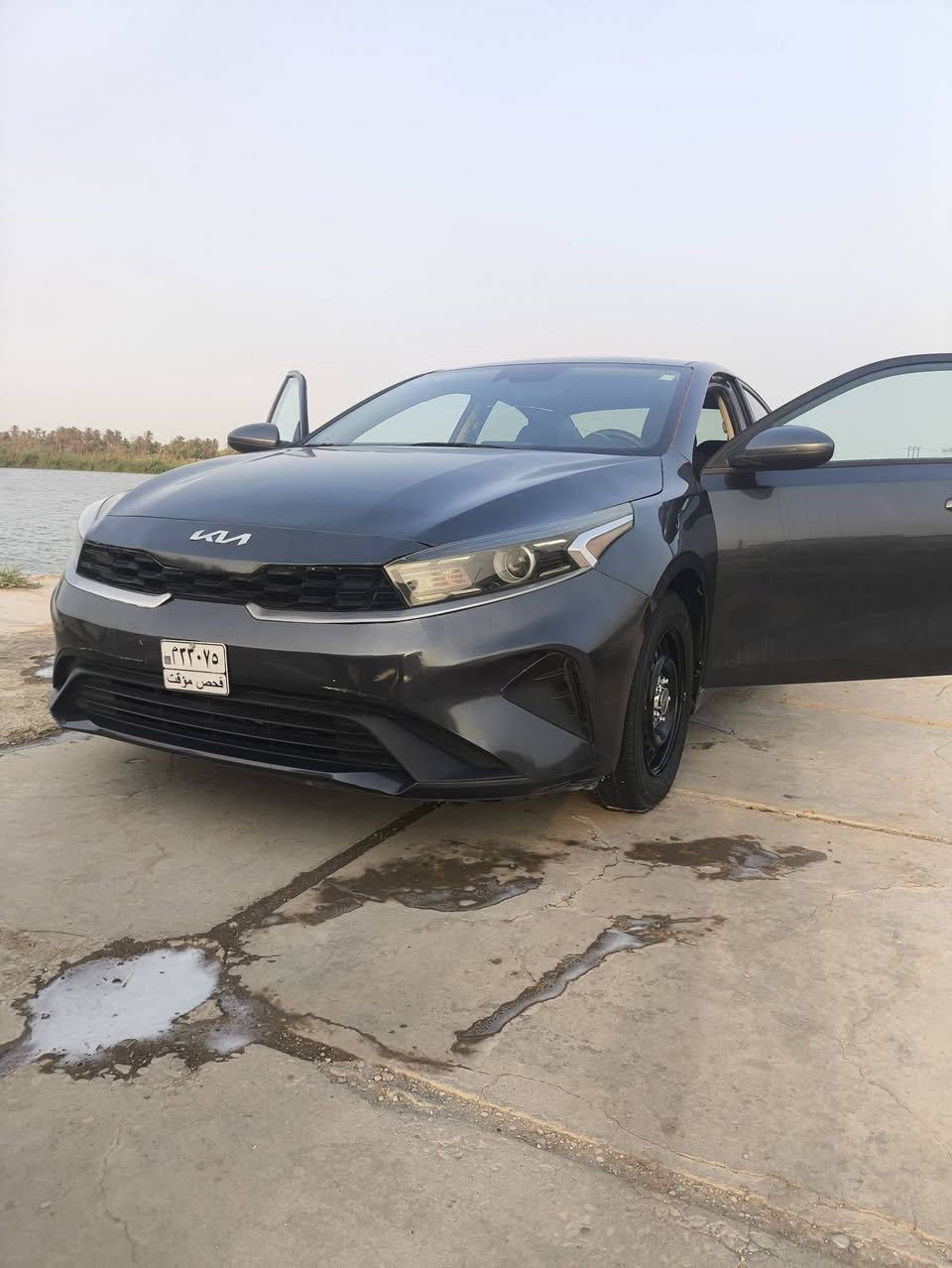 السلام عليكم كيا فورتي مديل 23 ماشيه 40 سياره كارتون وجاهزه عل اخر حبايه مرقمه  وكامله معوقين مكينه 2000 دوش بيه باب وجاملغ وبنيد مصلح نفسه سعر 145 وبيه مجال بصيط تواصل ***********
