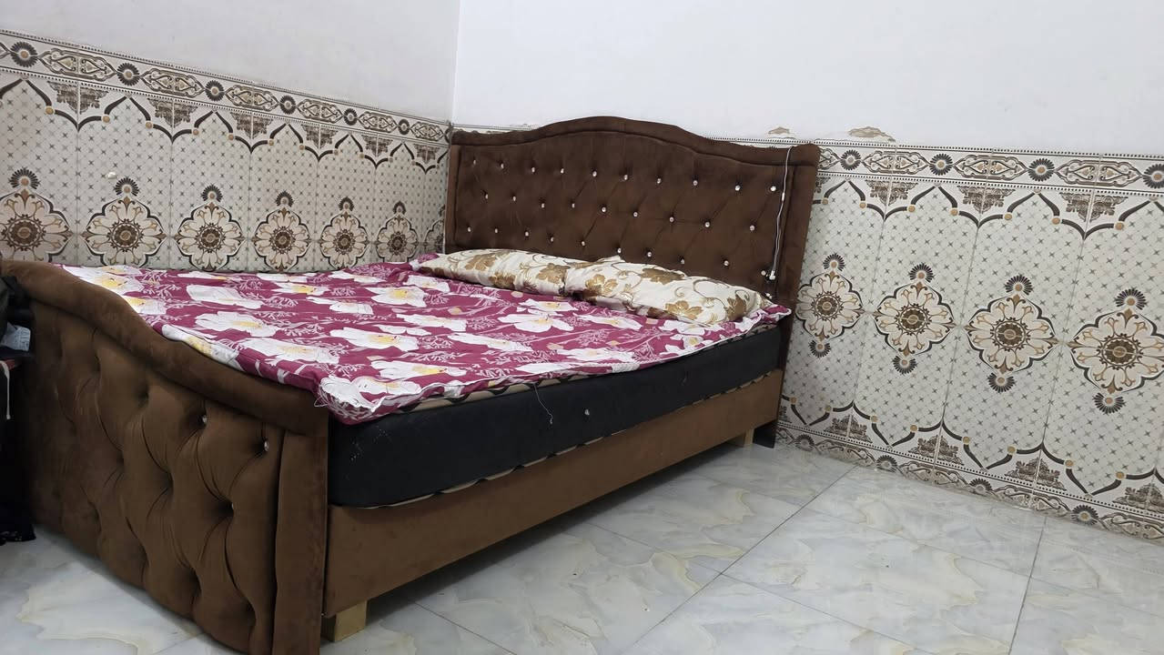 السلام عليكم 
سرير نفرين للبيع نضيف استعمال قليل ٢٠٠ الف وبيها مجال 
للستفسار: ***********
