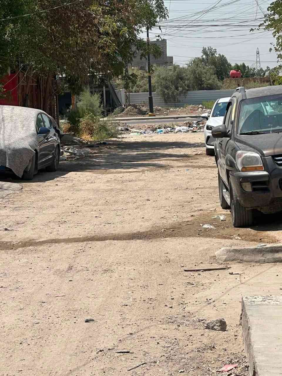 السلام عليكم خواني بيت البيع بغداد الانتصار البيت طابقين بية غرفتين نوم السعر كلش مناسب  قريب ع شارع عام ***********
