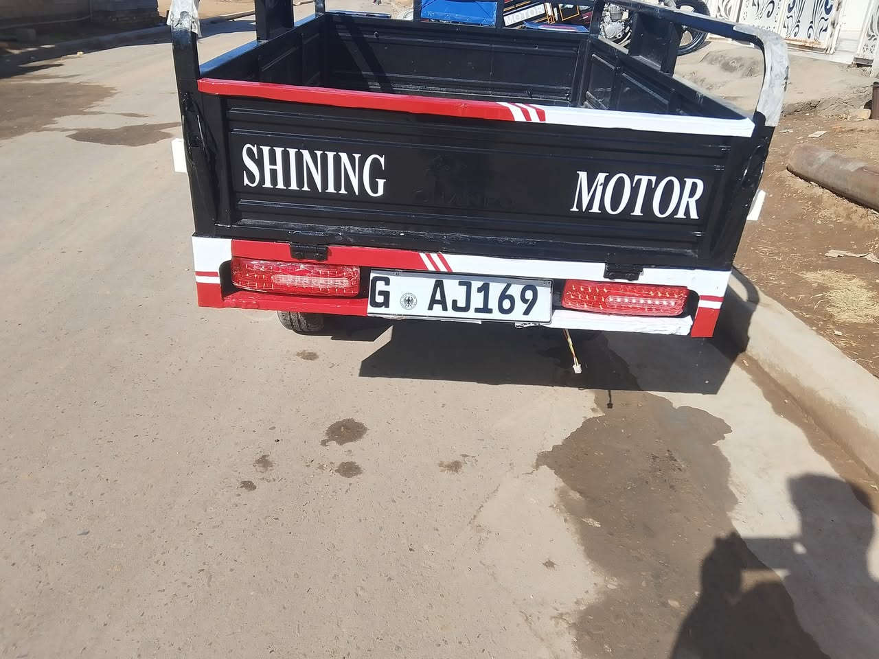 ياالله اخوان ستوته موديل ١٨ مصبوغه عام للجماليه بيها مكينه ٢٥
للاتصال عله لرقم فقط ‏‪0773 630 8678‬‏
