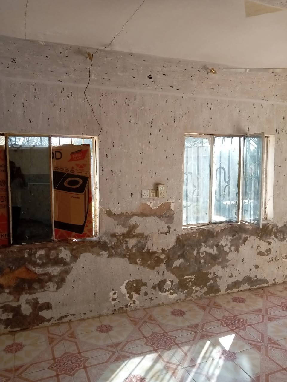 السلام عليكم
يوجد كادر مختص ومتكامل 
1-تكشير جدران 
2-قلع كاشي 
3-ترميم 
4-تنظيف البيوت من بقايا الجص والبورك 
5-رفع الانقاض 
6-تفليش ارضيه 
7-رفع الشتايكر 
8-تطبيك سيراميك 
9-تزفيت السطوح 
10-تنظيف البيوت من بقايا الوساخ المخلفات 
11-تصعيد مواد ونج او بدون ونج

باداره. استاذ احمد 
استفسار اتصال ع الرقم او واتساب
***********
