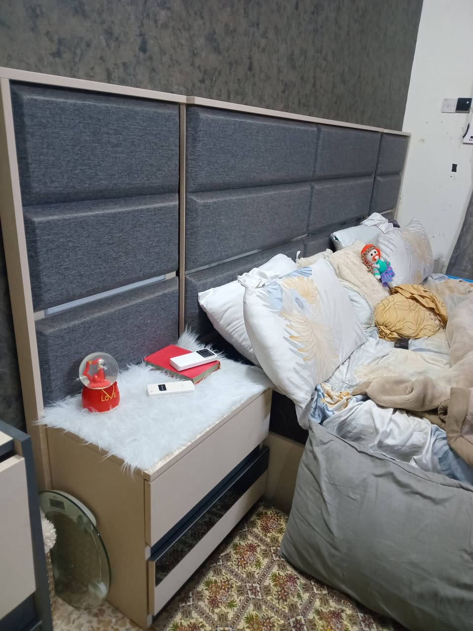 السلام عليكم غرفه نوم اخت الجديده ١٠ قطع للبيع سعرها ٨٠٠ مكاني تكريت للستفسار الاتصال عل الرقم ***********
