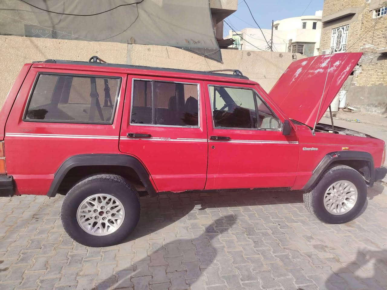 جيب شيروكي موديل ٩٤ محوره  مكينه بطه  مكفوله سياره جاهزه رقم ذي قار مكاني بلكوت ***********
