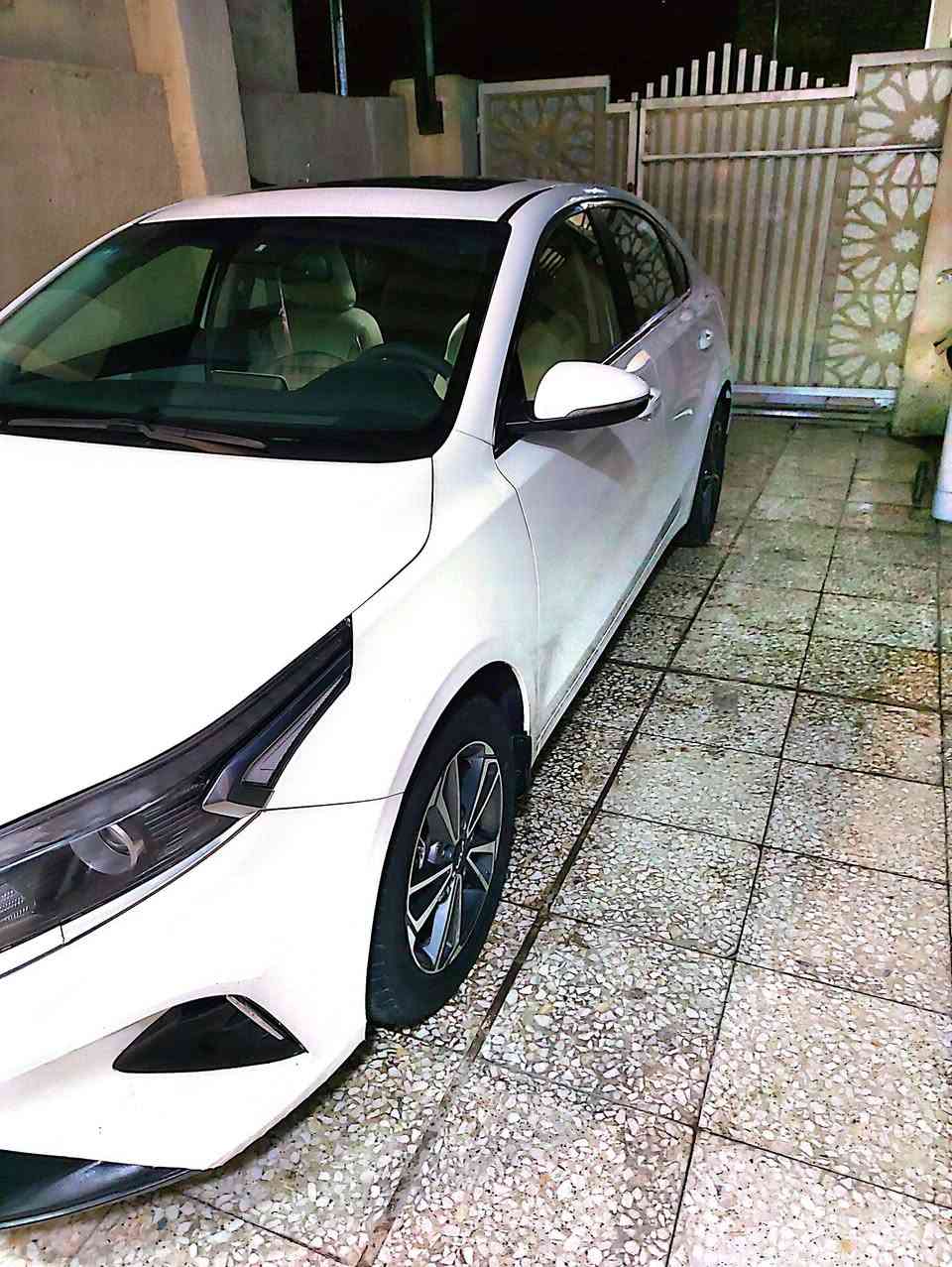 سيراتو ٢٠٢٣ خليجي محرك ٢٠٠٠ اشاير بلمري حساس خلفي كامره تحكم ستيرت كير ومكينه كفاله سياره ماشيه  ٤٤ الف مكان السياره بغدادالسعر ١٦٨ ورقه بيه باب السايق والجاملغ رقم الهاتف ***********
