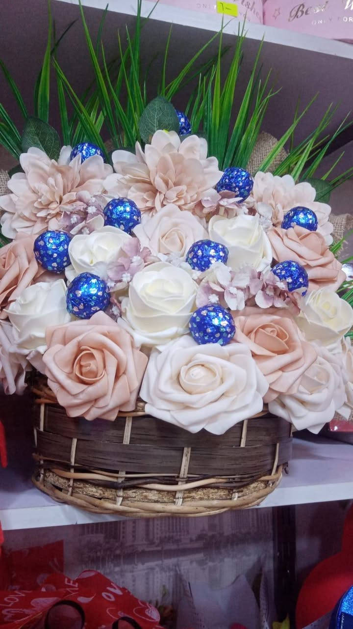 للورد الف قصه. وحكايه
الأهداء الاهتمام والحب الصداقه اللالفه المحبه صله رحم تأدية الواجب كلشي اله بوكي ولون وتنسيق وتعبير شكل يمنا وجهز حسب الطلب وع ذوق الزبون نا رئيك بأدق التفاصيل لون الورد العدد والغلاف والكتابه الكارت جرب بنفسك واحكم  بغداد نفق شرطة حي حطين شارع زويني للحجز والاستفسار ***********   متوفر واتساب
