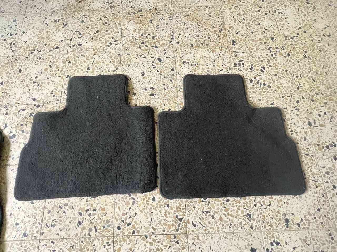 سلام عليكم 🫡 للبيع تخم فرش نيسان سنترا موديل 2021  صفر 0️⃣ بلادي شريكه اصلي السعر 30 ألف وبي مجال للطيين ***********
