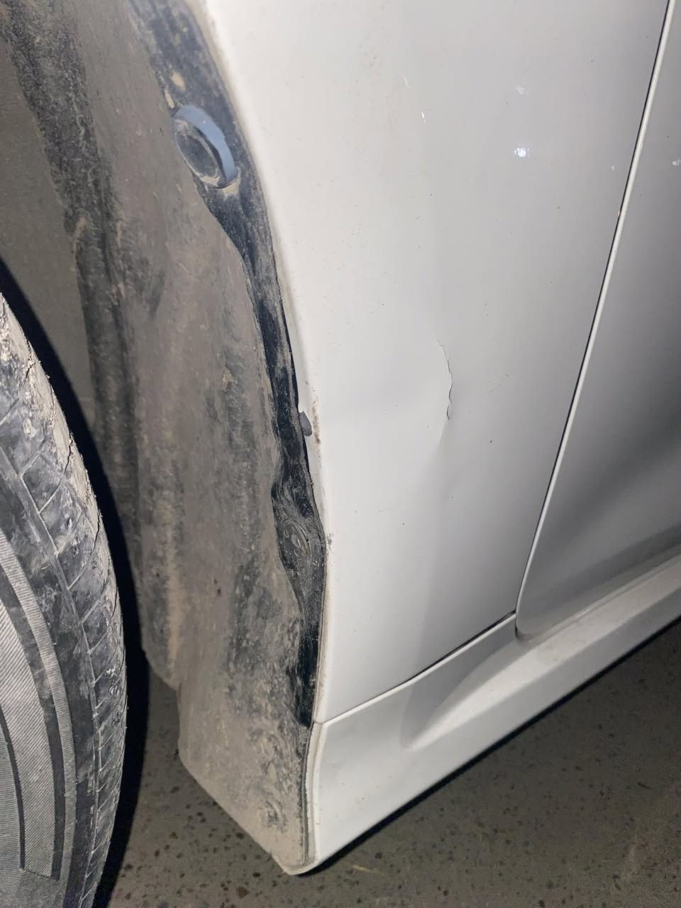 السلام عليكم
حبايب كورلا هايبرد 2024 داخل اسود وفتحة وضايفلها سوادات مري يدات سكوبات
السيارة جداً نضيفة ومكفولة من الصبغ وكلشي فقط نطخت طخة بسيطة موضحة بلصورة ورجعتها بي دي ار وبيها ٣ رصعات جداً بسيطات السيارة ماشية 49 وسعرها كلش مناسب لان محتاج ومستعجل هذه رقمي *********** متواجد اتصال وواتساب عنواني البياع الشرطة الرابعة
