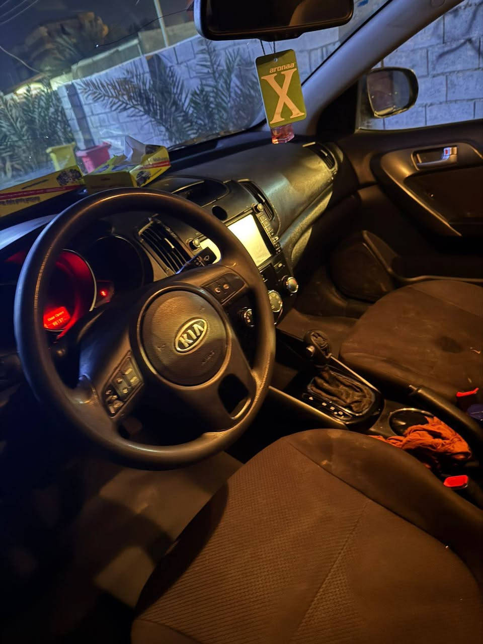 سلام عليكم 
كيا سيراتو 2011 مكفولة من ضربة وصبغ فقط بيها بعض جراد
وكير ومكينة وحدادية فول كاملة 
ماشية 70الف سنوية مجددة قبل كم يوم 
السعر 85 وبيها مجال
***********
