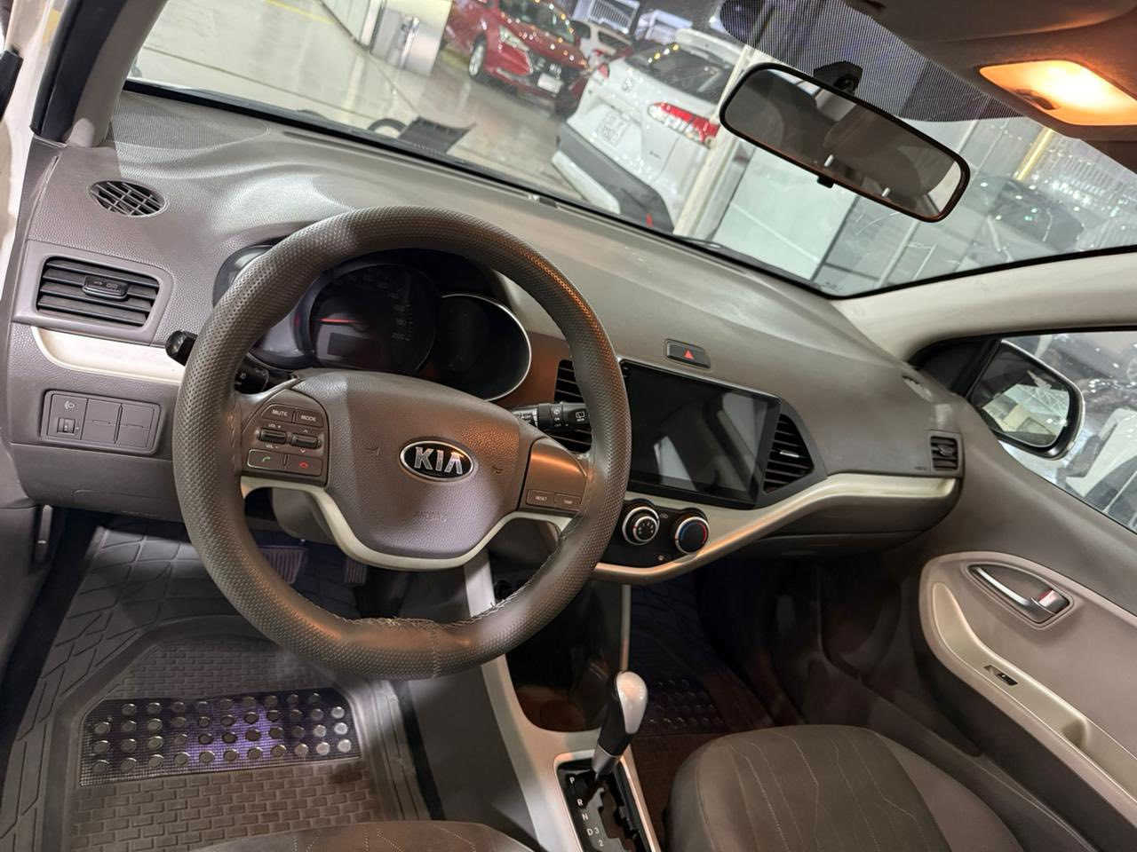 كيا بيكانتو 2016
بس الدعاميه مصبوغه بيها 
ماشيه 74الف 
اربيل بأسمنا سنويه جديده وهزة جديده 
السعر : 95
للاستفسار : ***********
مكان السياره بغداد
