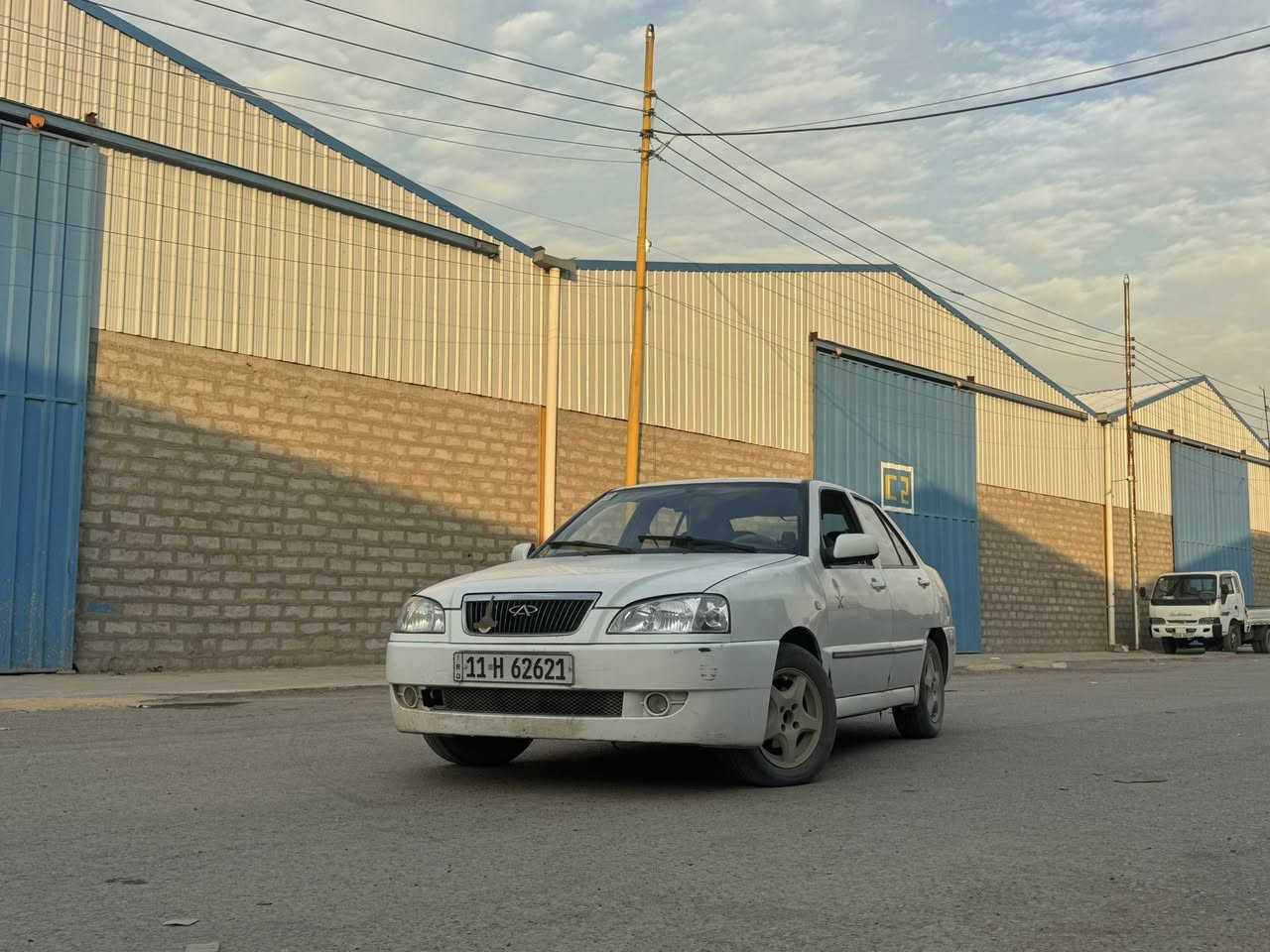 السلام عليكم 
للبيع شيري كوين 2009 بأسمي تحويل ثاني يوم سنوية لل ٣٠ بس الهزه تسقط هلشهر ماعرف شوكت بلضبط
مكينه وكير خير من الله بلادي قبق اسود 
تبريد شغال 
تحتاج ترتيبات بسيطة  عبيها خياسات بلذيول فقط مثل ماموضح بلصوره عليها غرامة اوكعها من سعر السياره 
صدر جديد 
رقم انكليزي 

السياره بلاد من الدعاميه للدعامية عنواني بغداد جسر ديالى الجديد السايد الواحد متواجد من ٩ الصبح لل ٤ العصر وراها عندي دوام مامتواجد بهاي المنطقه 
***********
السعر ٣٤ وبيها مجال 
جماعة ال ٢٥ لاتعلق اصلاً  ماريد اشوفك تفتر يمي
