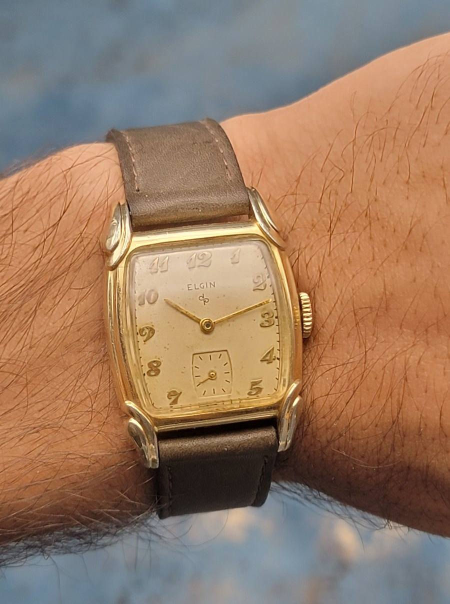LORD ELGIN (1949) 
model 6717 
15 حجر 
سنتر ثواني منفصل 
صناعة أمريكي بنظام عمل تكويك 
سير جلد طبيعي مستبدل 
أبعاد ٢٥.٧ × ٣٦.٣ مم 
السعر ١٤٠ الف دينار

*********** 

#seiko #elgin #watches #omega
