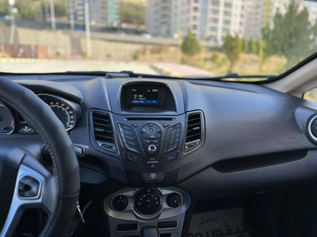 Se فۆرد فیستا 2019  مواسه‌فات 
‎ڕه‌نگی سلڤه‌ر
‎كامێراو شاشه‌ و ته‌حدید سورعه‌ و زۆر مواسه‌فاتی تر
‎دوو پارچه‌ی بۆیاخه‌ چه‌مه‌لاغی سایه‌ق و په‌ڵه‌یه‌كی بۆنیته‌كه‌ی شتی به‌ركه‌وتوه‌ بۆنیته‌كه‌ی بۆیاخ كراوه‌ته‌وه‌ بێ ناوگرتن بێ ئێرباگ 
‎ره‌سمی سۆنه‌ره‌كه‌ی دانراوه‌ 
‎سه‌یاره‌كه‌ جایزه‌و سه‌نه‌وی تا 2030 تازه‌یه‌
‎به‌ شه‌رتی گێڕو مه‌كینه‌و ته‌برید و ته‌قه‌و ڕه‌قه‌ 
‎چوار تایه‌ی تازه‌ی له‌سه‌ره‌
‎سعری ٩٣ گه‌ڵاو معامه‌له‌ 
‎ژ.م *********** السليمانية, العراق
