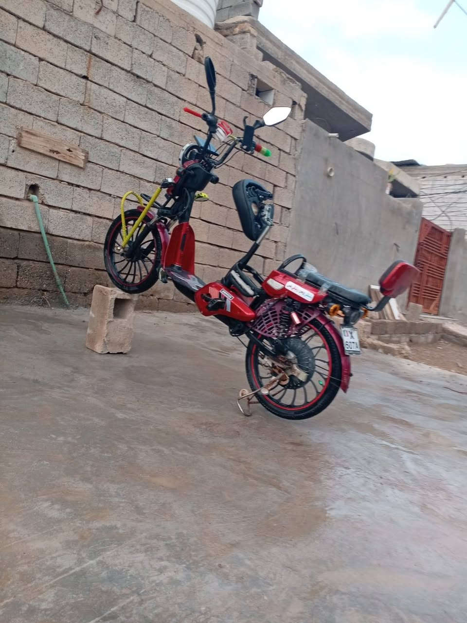 السلام عليكم ورحمة الله وبركاتة شباب دراجه شحن موديل 24دراجه تخبل حلوه كهربائيات شغاله بصمه عدد 2سويجات عدد 2 تشغيل عن بعد كلشي جديد بطاريات بلكارتون جدد يكطع مسافه الدراجه تخبل رايدهه ب180قفل رقمي واتساب فقط***********
