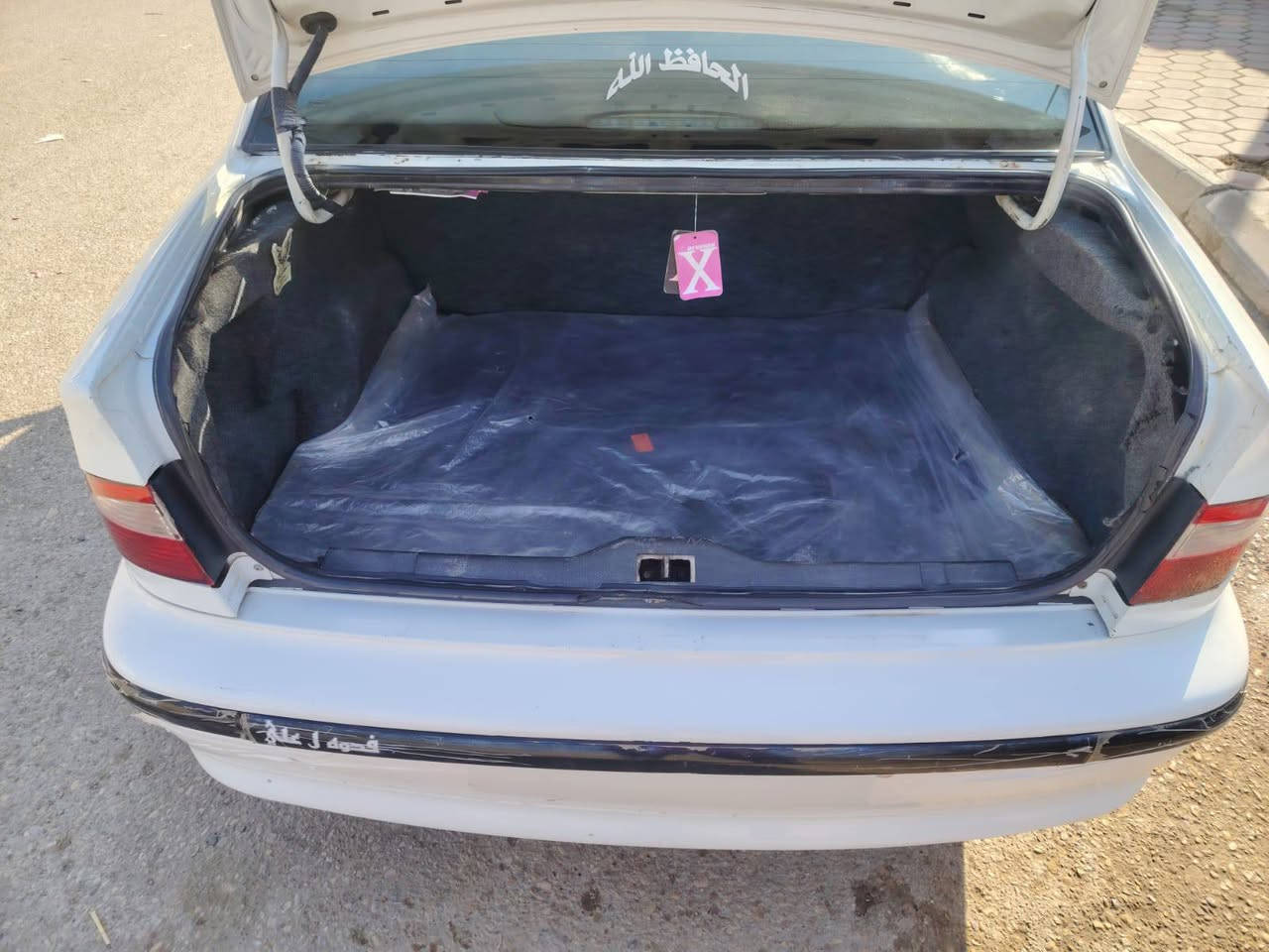 سلام عليكم سمند للبيع رقم وسنويه نكليزي واسط الشراي يتصل ***********
