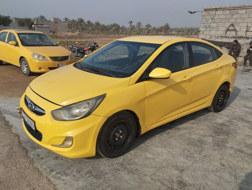 السلام عليكم سياره للبيع هونداي اكسنت موديل 2013 رقم بغداد الدولي بئسمي تحويل ثاني  سنويه 2030 وارد امريكا حادث جاملغ وبنيد فقط محرك كير مكفولات محرك جديد طابوكه جديده سياره جاهزه وخير من الله ما بيه اي نقص شاشه كامره دوشمه ارضيات وكشنات السعر 80 نقدا وبي مجال بسيط الشراي يخابر غير متواجد على الفيس للاستفسار ....
مرتضى علي النافعي ***********///*********** حلة, بابل
