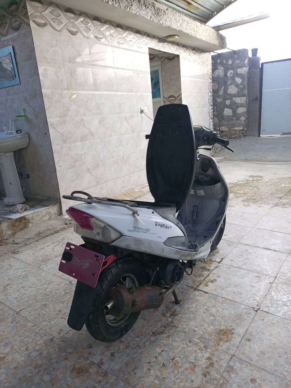 السلام عليكم
ماكس منغولي 
دراجه كله شغاله 
مكينه بلاديه لاتبخير لا نضوح 
شلعه ومعدل خير من الله 
سوادات ختم واحد كفرات مختمه
مزوده دسك امامي ولنصبه كدامك
نقصه فقط باتري 
السعر300وبيه مجال
مكاني حله ابو غرق 
***********
