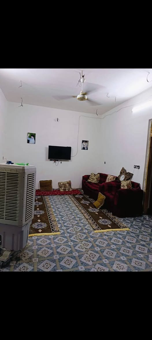 🏠دار سڪن للبيــع 
______
🔺الموقـع: حي الجمهوري
🔺قـرب مدرسة الرساله الاهليه
_________
🟦 المساحــه : 210م
🟦الواجهه 10×21
  _______                  
🏠 تفاصيـل الدار 
🟨استقبـال
🟨مطبـخ
🟨صالــه
🟨غــرفتين نـوم 
🟨صحيـات  
____________
علما العقار مطلوب اسكان 55مليون ويريد باليد 100قفل
🔺 للإستفسـار اڪثر الاتصـال على الرقـم📲
__________________
***********📱
__________________

                             أو مراجعــة 
          🔺🔺🔺مڪتب الغيـث للعقـار🔺🔺🔺
         ((حي العسڪري الاول قرب مطعـم نذيـر ))
