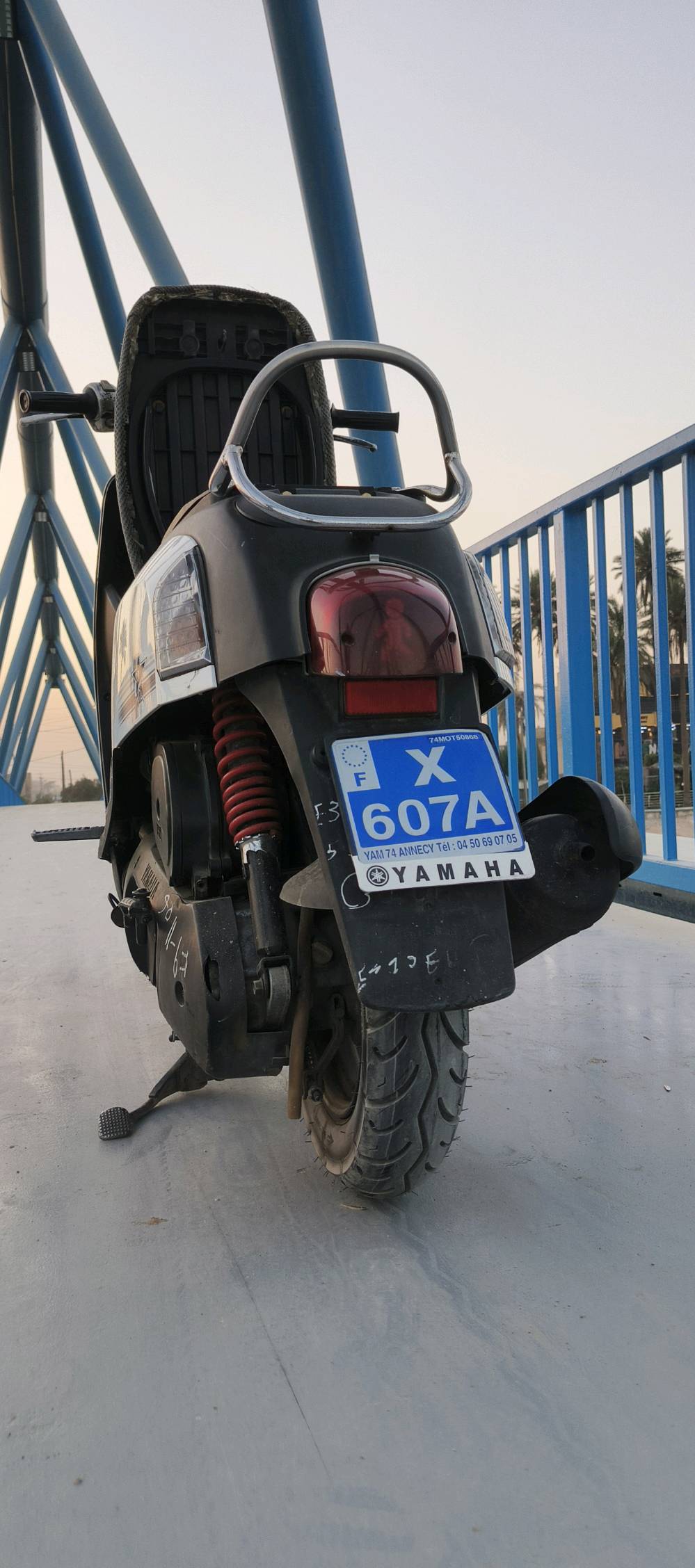 دراجه بوليس كابريتر للبيع دراجه جديده رمبه منفيس كدامك عليه صالنصه اف ام البلاديه موجوده بيه نواقص خفيفه جدا الدراجه دبلات بعدهن جدد البنزات جدد الدراجه تتفول بانزين محسن للمعلومه الدراجه جديده لاتكسر بسعره تايرات جدد الكلجات نضيفه الدراجه مداريه للتفاصيل خاص بس الشراي او تتصل ***********