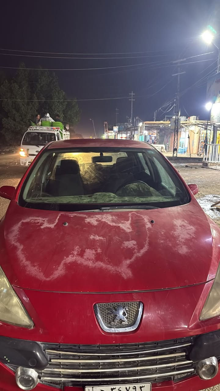 بيجو فرنسي 307 موديل 2006

محرك 1600

سیاره نظیفه ضربتها فقط جاملغ الامامي الايمن

رقم بغداد باسمي

السنويه صاقطه صارله شهرین
سعر 55بيها مجال 
بغداد النهروان

‭ 0770 054 3886‬
