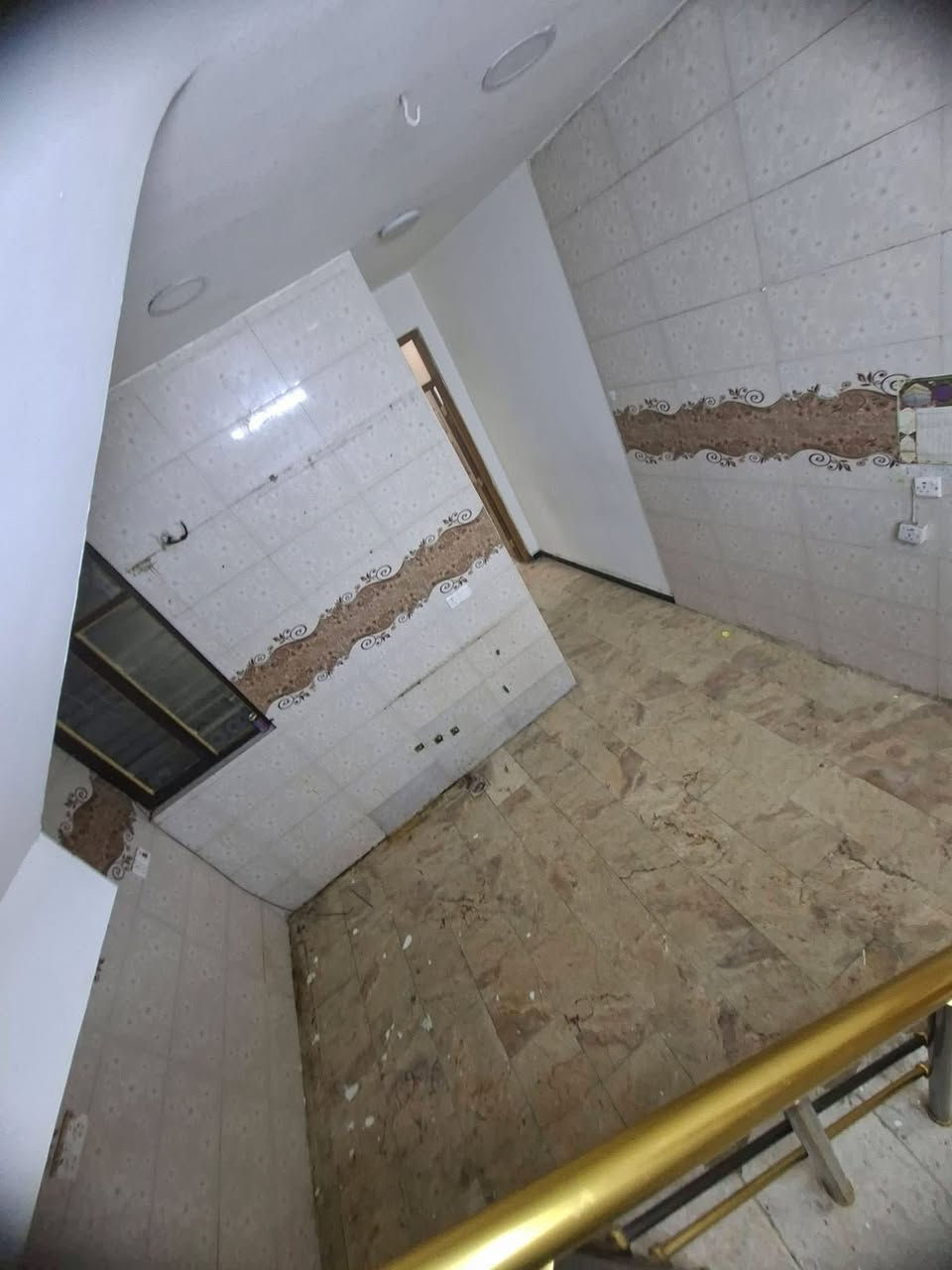 سلام عليكم
اللايجار 60 متر 
يحتوي على صاله 
مظبخ خدمات 3 
غرف نوم 
يجاره 750 
***********
