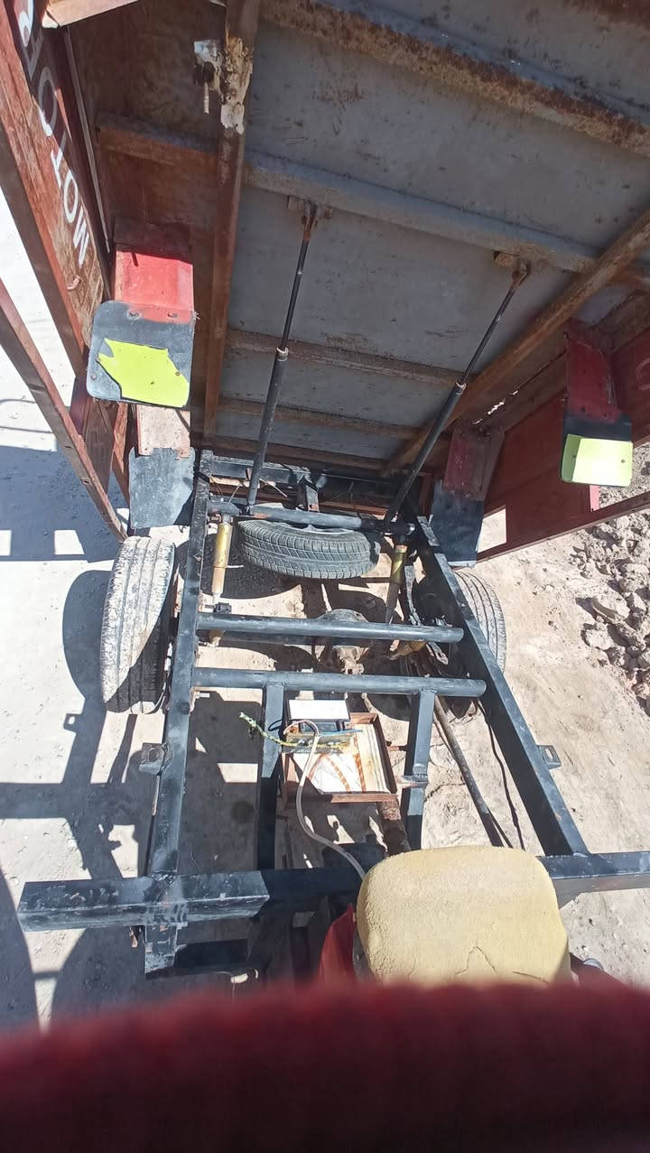 السلام عليكم ستوته للبيع موديل 2010رقم اسود الستوته كهربائياتها كلها شغاله السعر مليون او150او بيها مجال مكانها النجف ناحية القادسيه رقم الجهاز  ***********
