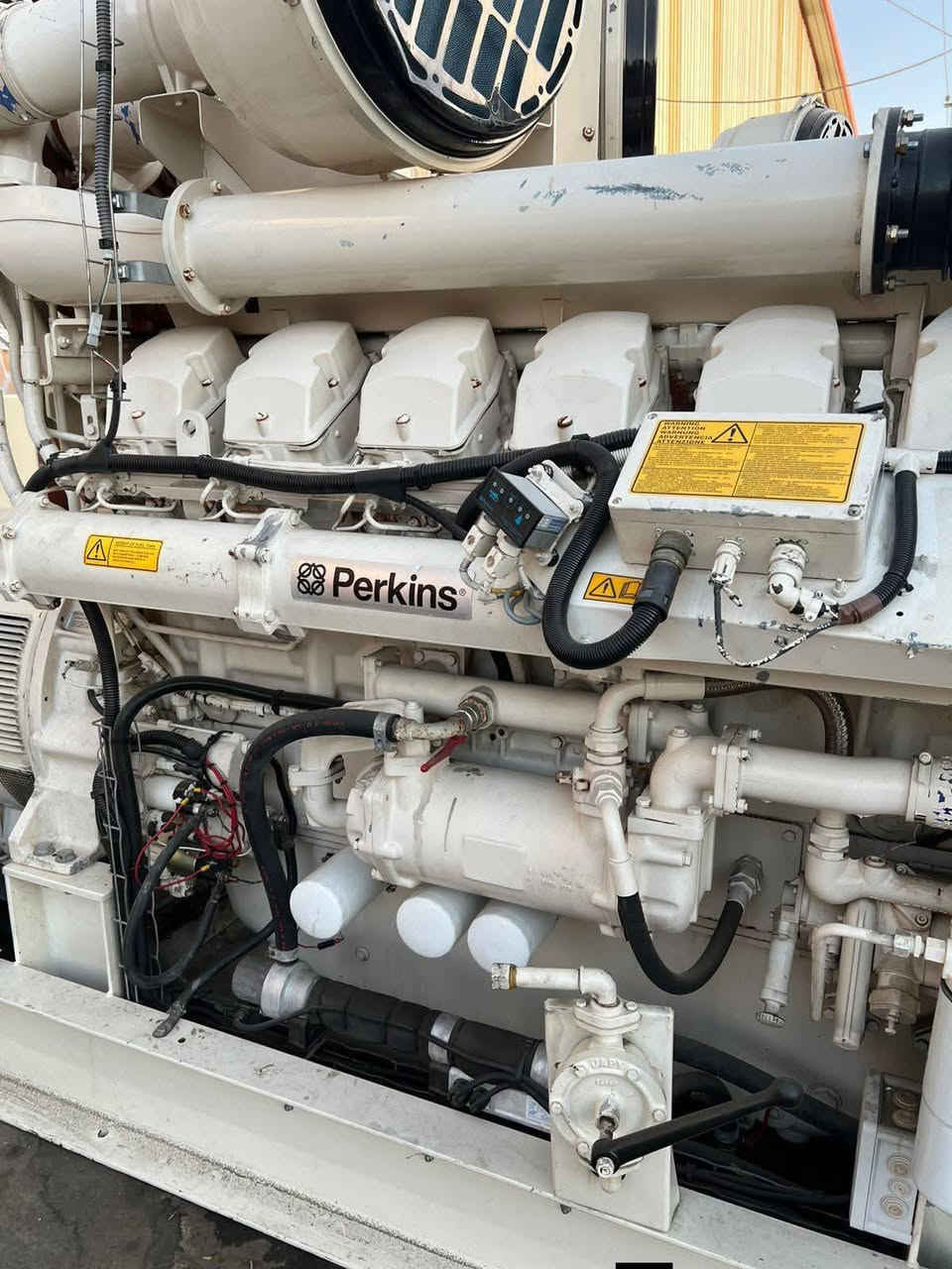 تصليح وتجفيت جميع أنواع المولدات في جميع محافظات العراق كادرنا يعمل على خصم إلى مولدات الاهالي المتعففه وإلى الجيش العراقي البطل بيركزن كتر كمنز دايو اسكانيه فالفو افيكو اشتاير دويز في جميع محافظات العراق مستعدون ادامت مولدات الشركات والمعامل والفنادق مع ضمان العمل ***********==***********
