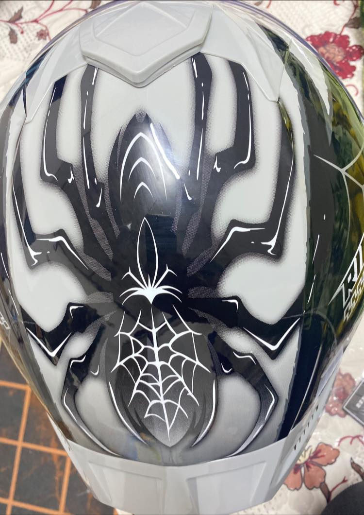 سلام عليكم خوذه قياس لارج كلش حلوه ومريحه بلبس وملبوسه قليل ونضيفه فج قلاب مرايه طويله ونظاره مضلله شمسيه سعرها 75وبي مجال للشراي مكاني كركوك شرايي خاص


**إذا كنت صاحب هذا الإعلان وتريد حذفه لأي سبب، رجاءا أرسل رسالة إلى الدعم الفني**