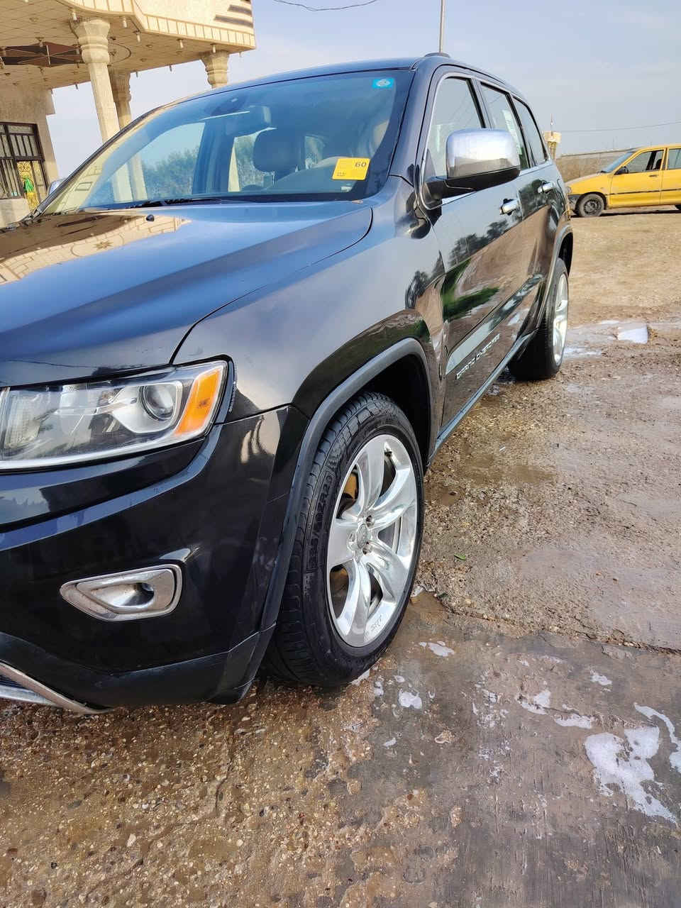 جيب لاريدو
2014
خليجيه 
مكان بغداد حي النصر قرب الجسر الفرنسي 
السعر 180 بيهه مجال 
رقم بغداد الهزه مصاقطه 
فقط قطعتين صبغ. باب السائق وخلف السائق
مصبوغه بلخليج محرك قبل 10 ايام شديته كفاله
***********

***********

***********
