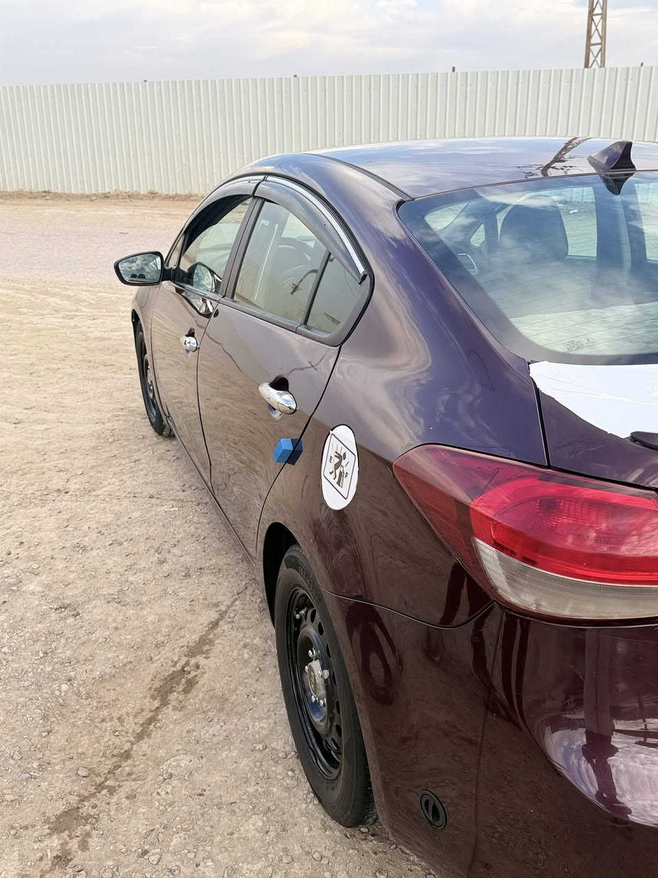 السلام عليكم فورتي للبيع مويل2017 حادث چاملغ امامي وبنيد فقط السياره خير من الله مكينه كير حداديه تبريد تدفئه السياره امريكيه تجي تقتنع وتأخذ مكاني بابل شارع 80 مال النجف السياره معروضه (100) وبيه مجال ***********
