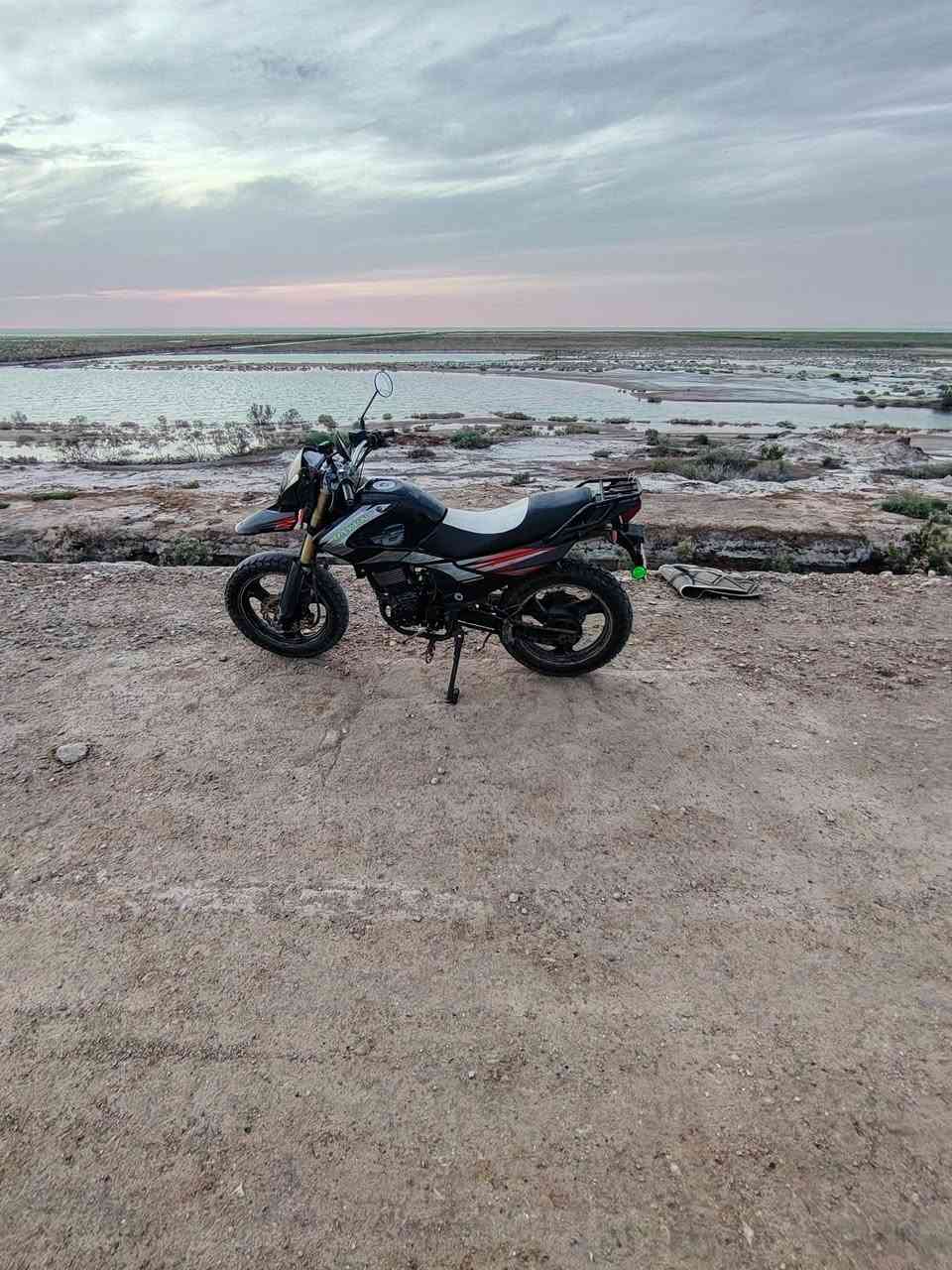 قفاز   للبيع جاهز كل شغال محرك 200 اوراق اصوليه ***********  موديل 19  $   900 بي مجال
