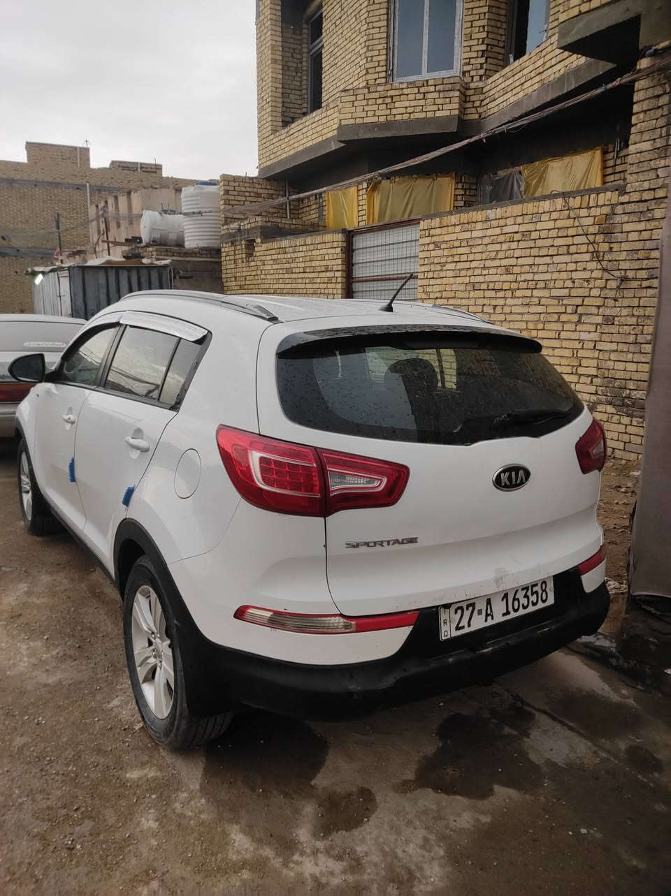 السلام عليكم كيا سبورتج موديل 2011 محرك 2400 دوش خليجي ماشيه 106 الف السياره جاهزه بيها فقط ظربة بالهلال الجامرلغ الخلفي الايمن مع قليل من الباب الايمن ظربة ستوته السعر 138 وبيها مجال الاتصال على ***********
