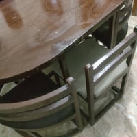 ميز طعام • ٦ كراسي • بوبياات