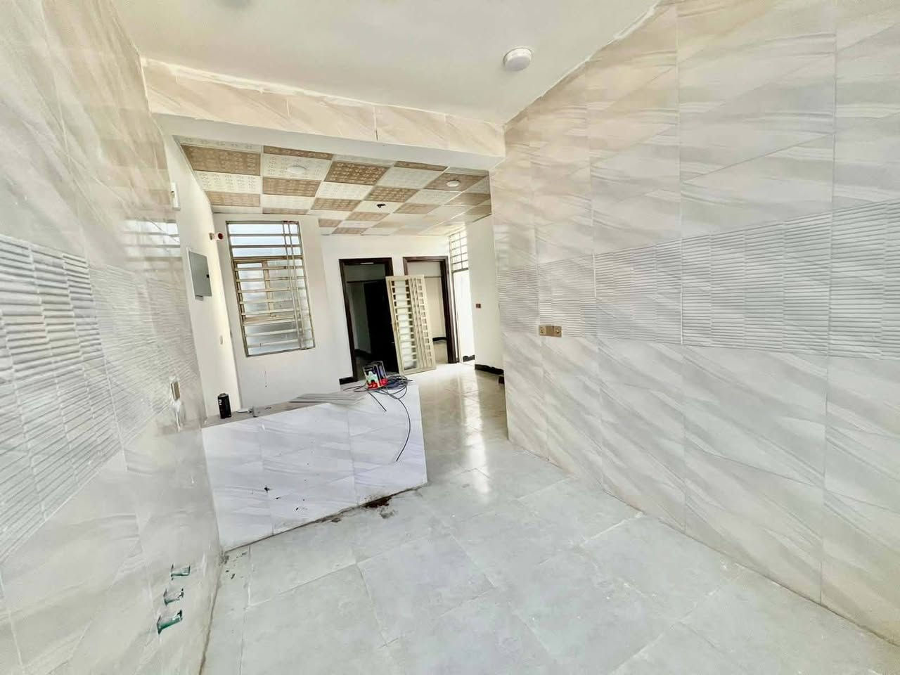 #يا_الله_يعلن_مكتب_الامين_للعقار 🏢 بيت  للبيع بلاش 36 غرف عدد2🏘
مساحه 100 متر🚩 طابو زراعي سند 25 🚩  قرار محكمة 

سعر مناسب. /// بناء درجة اولى /// 

الستفسار او مراجعه المكتب📞📞☎️ ***********

#احجز_بيت_حلامك_الرائع🥰🥰#في_مكتب الامين

عنوان 🏘البيت نجف الشرف  على شارع المطار

مقابل   قرية  الغدير عمود 314

تفاصيل غرفه وصاله ومطبخ  وصحيات داخل وخارج

جميع الخدمات ماء كهرباء  تبليط🛣 و مدارس ناره ليليه

بناء طابوق اساس وسقف صب كونكريت 

عنوان #المكتب_الامين شارع_المطار_الحولي_الجديد 

عمود314بشارع الصب

#مكتب_الامين_للعقار   الستفسار ☎️☎️ ***********

 ملاحضه البيت غير مسكون

يوجد لدينا كافت العروض وبسعار مناسبه  معا  الخدمات🏗يوجد لدينا جميع المساحات
