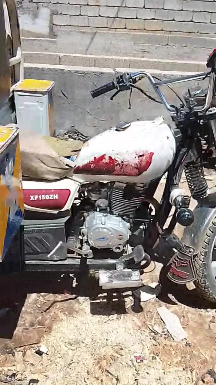 ستوته للبيع موديل 18والمحرك 24 وتصل ***********
