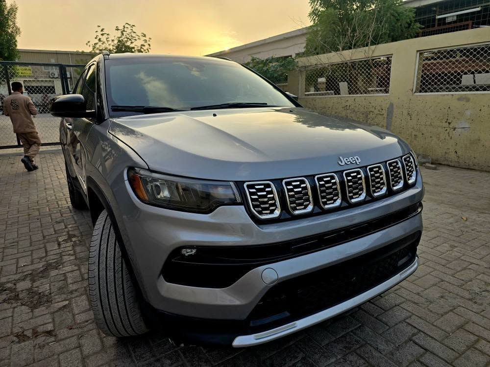 جيب كومباس 2024 لمتيت شكل جديد فول فول مواصفات ماعده فتحه ٢ بسمه فقط جاملغ امامي صبغ بدون دواخل 
سعر ١٦٥
***********   *********** أربيل, العراق
