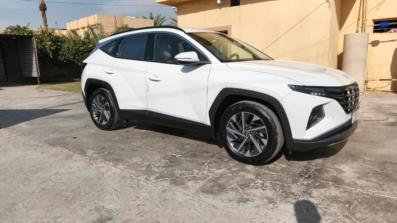 توكسان 2023 خليجيه
ماشيه 41 مكفوله السياره بيهه شخط بالباب الصدر موضح بالصورة السعر 208 $ رقمهه بغداد جديد
*********** مكانهه بغداد
